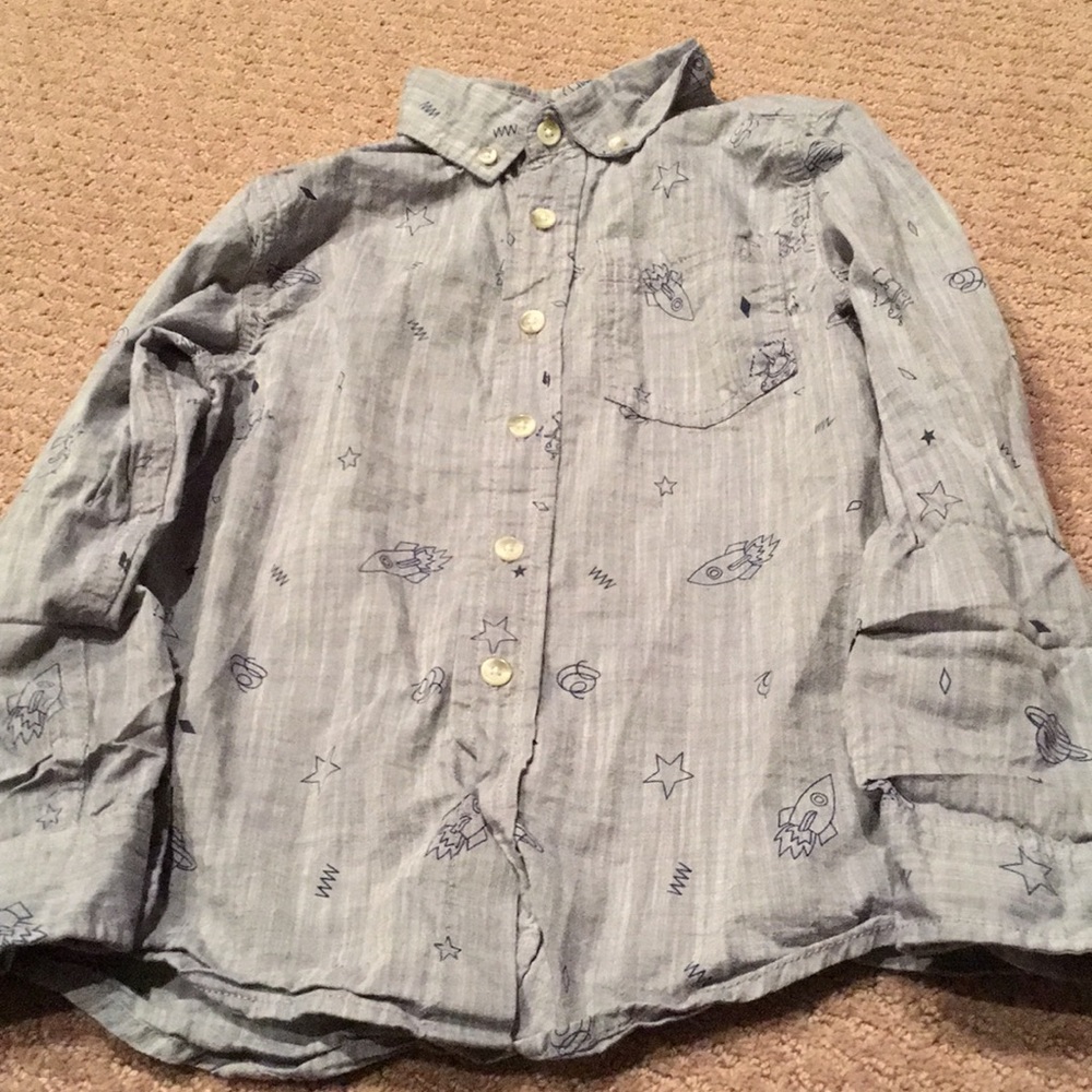 Boys size 6/7 button up shirt